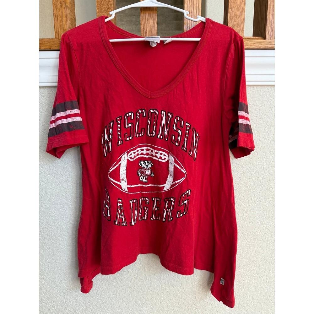Soffe Wisconsin Badgers Women L Red Graphic V-Neck Sharkbite Hem T-Shirt Striped